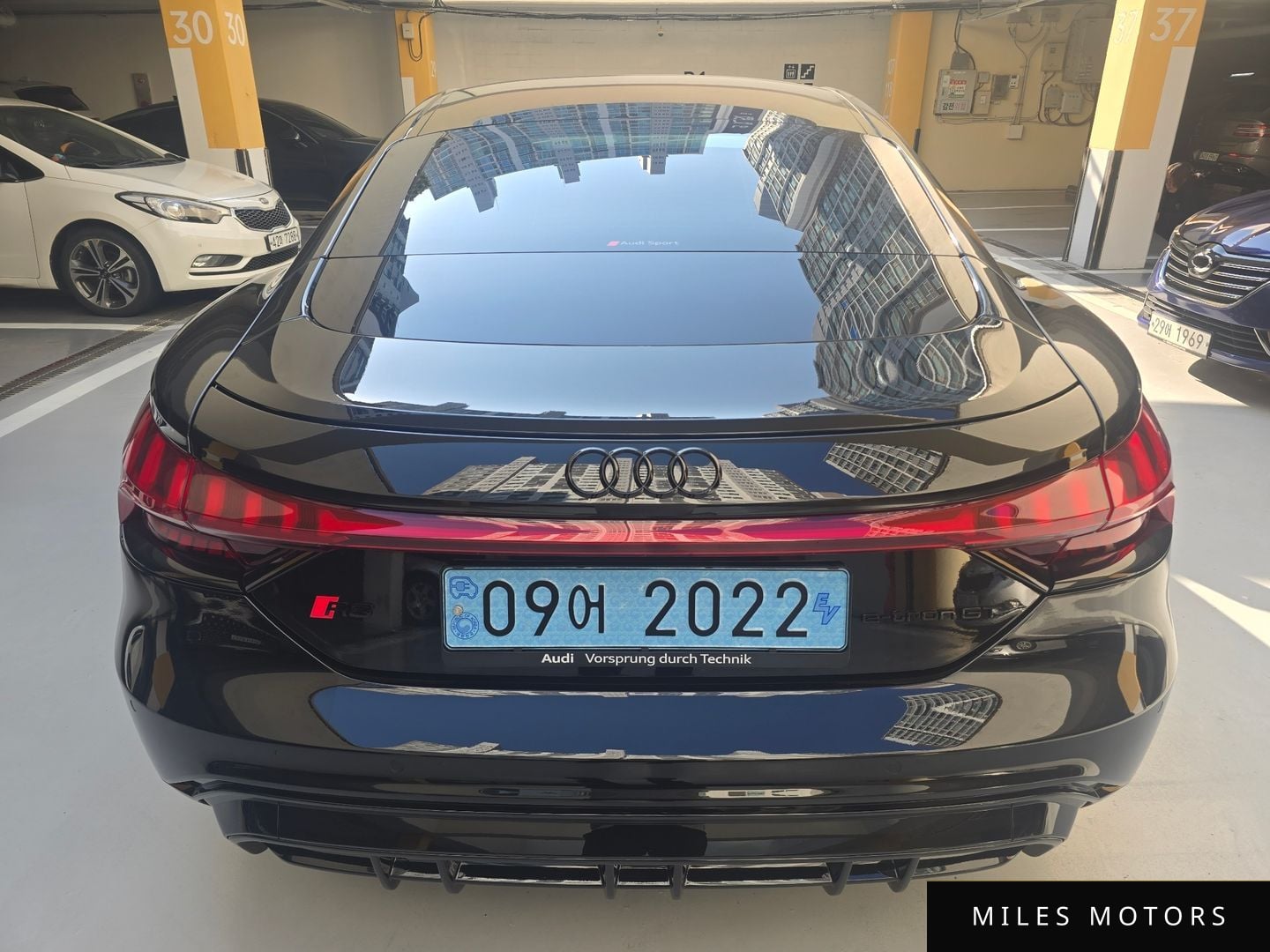 Audi e-트론 GT 2023 — миниатюра 10