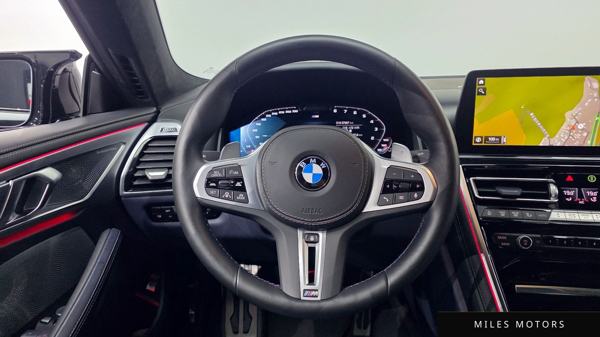 BMW 8 Series (G15) 2025 — миниатюра 15