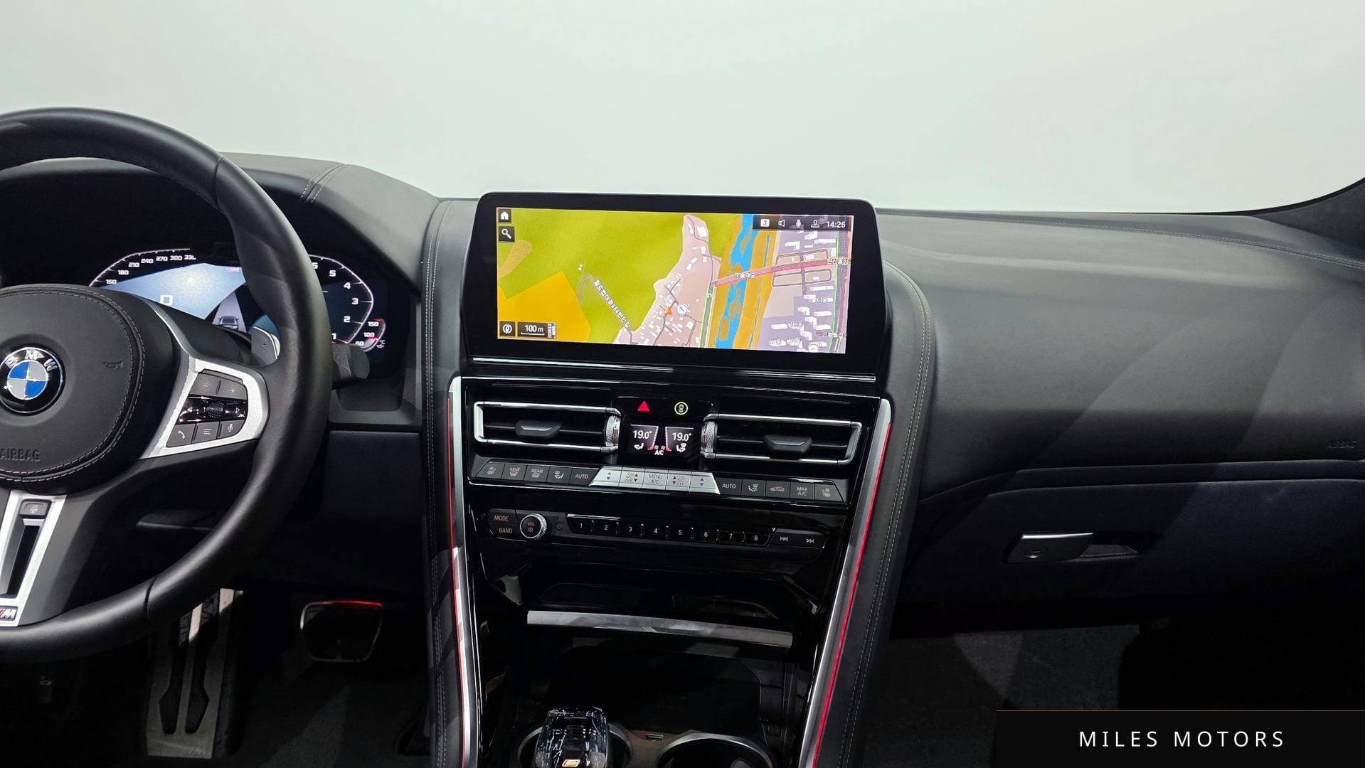 BMW 8 Series (G15) 2025 — миниатюра 16