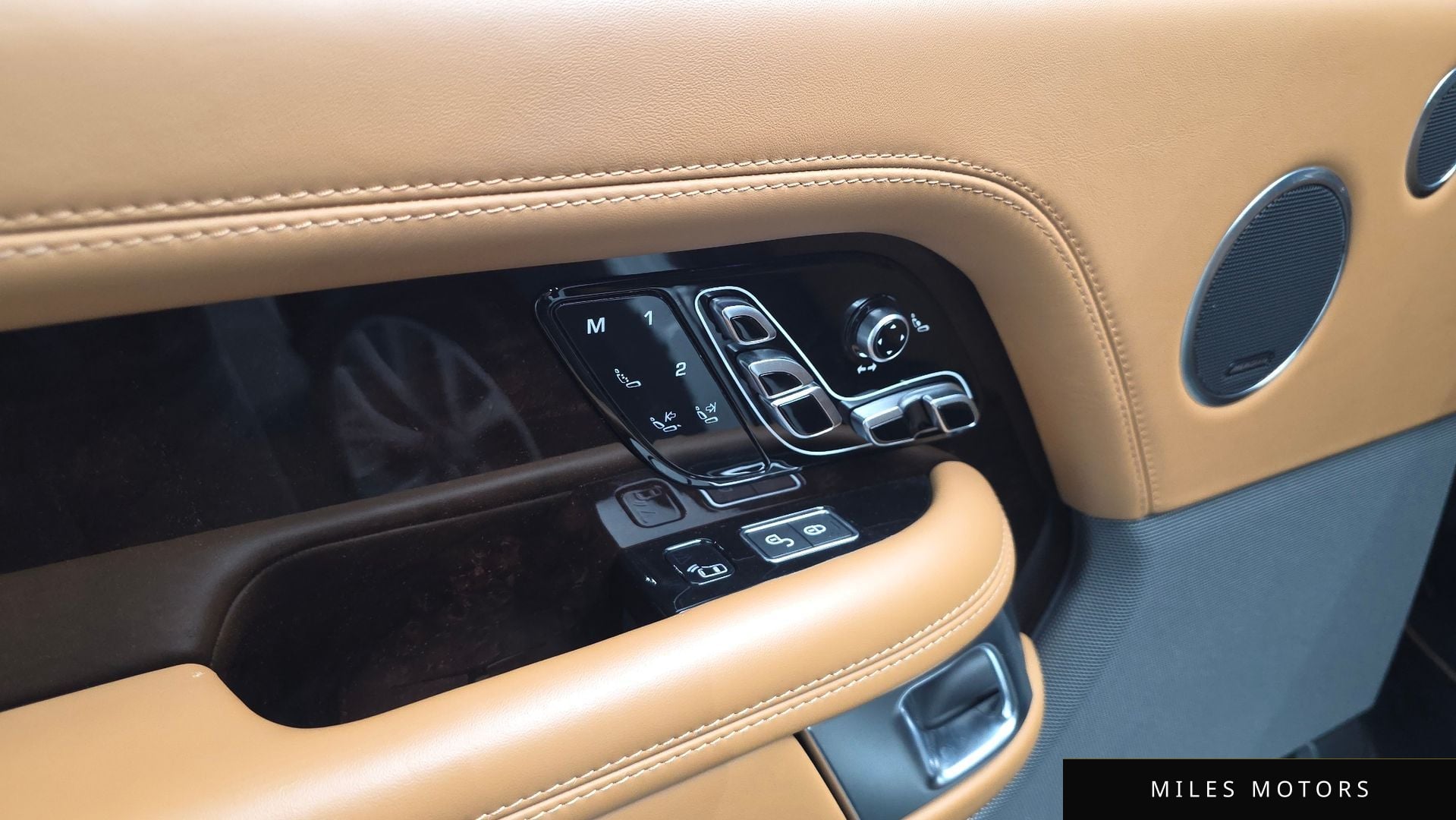 Land Rover 레인지로버 2019 — миниатюра 35