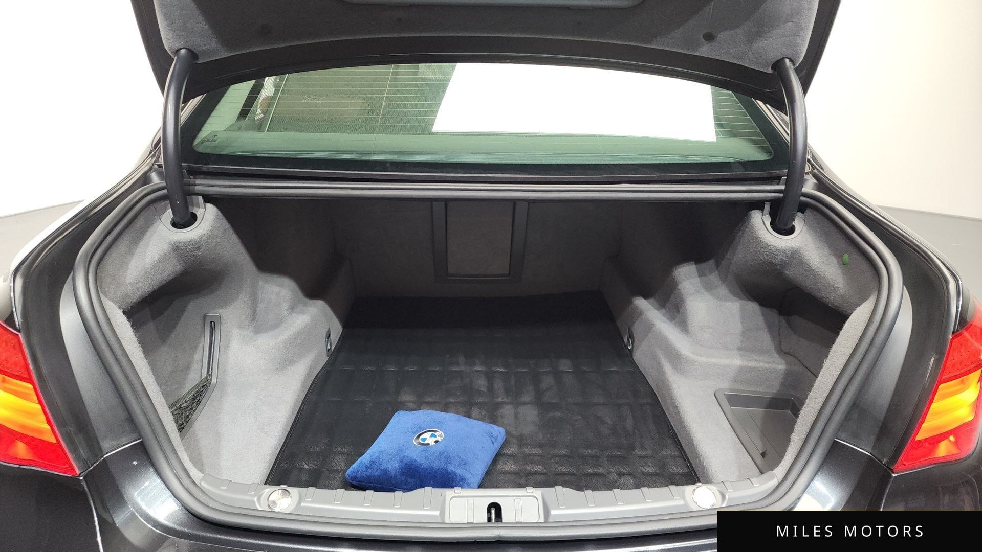 BMW 7시리즈 (F01) 2009 — миниатюра 18