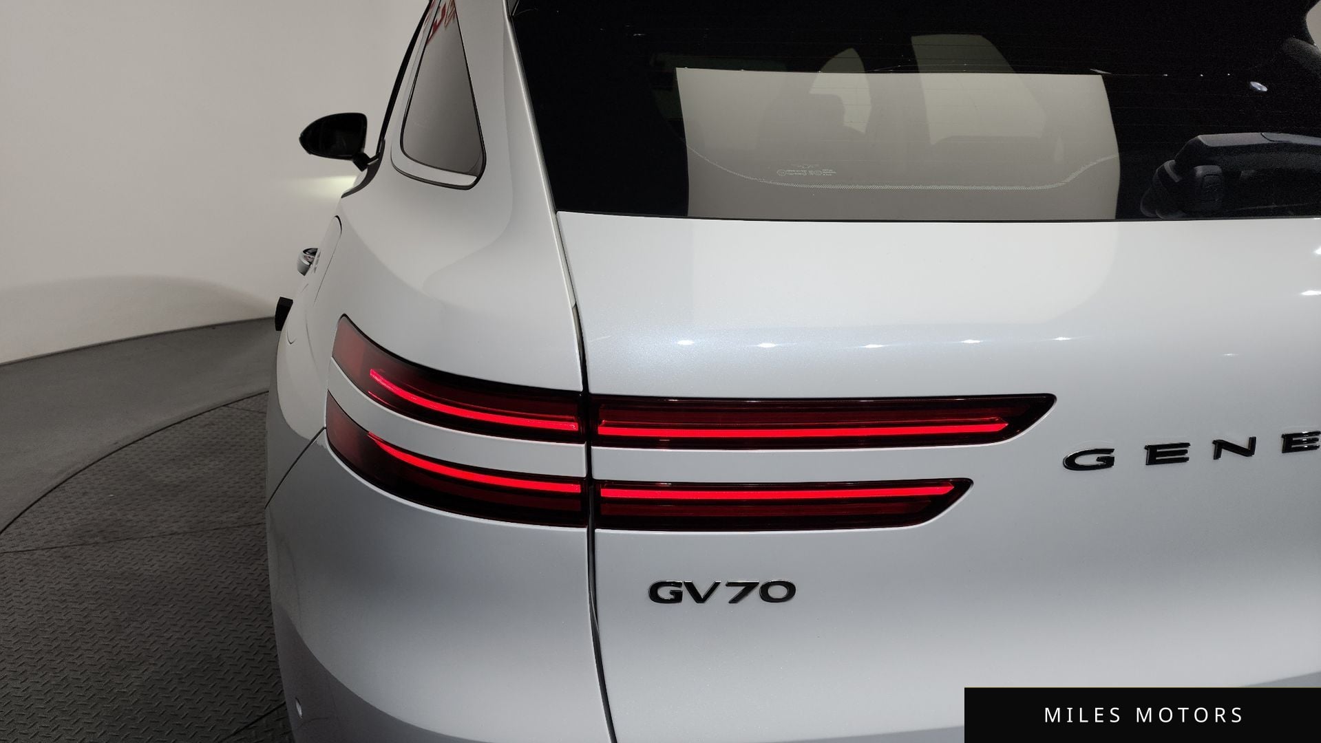 Genesis GV70 2023 — миниатюра 9