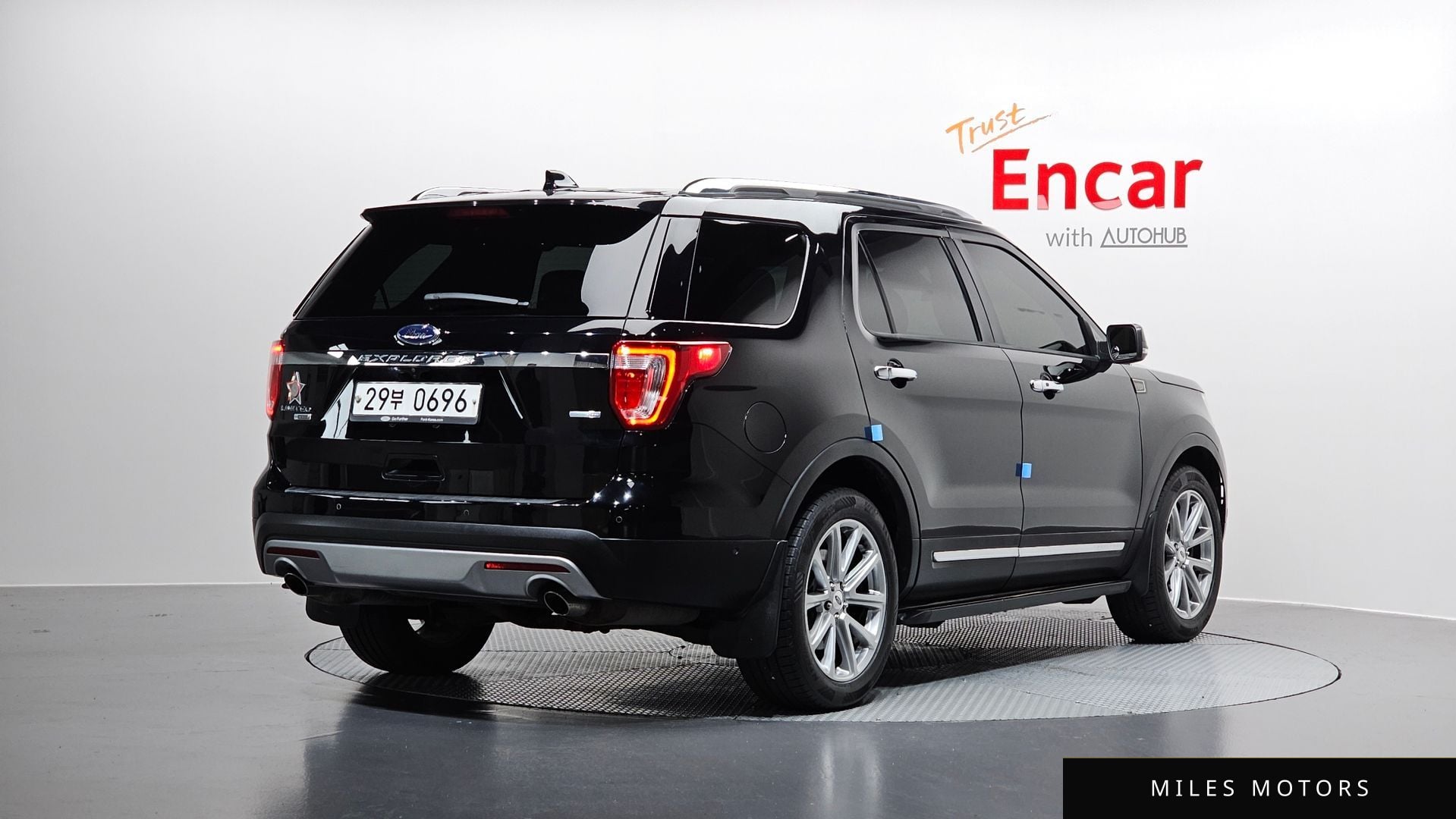 Ford Explorer 2016 — миниатюра 2