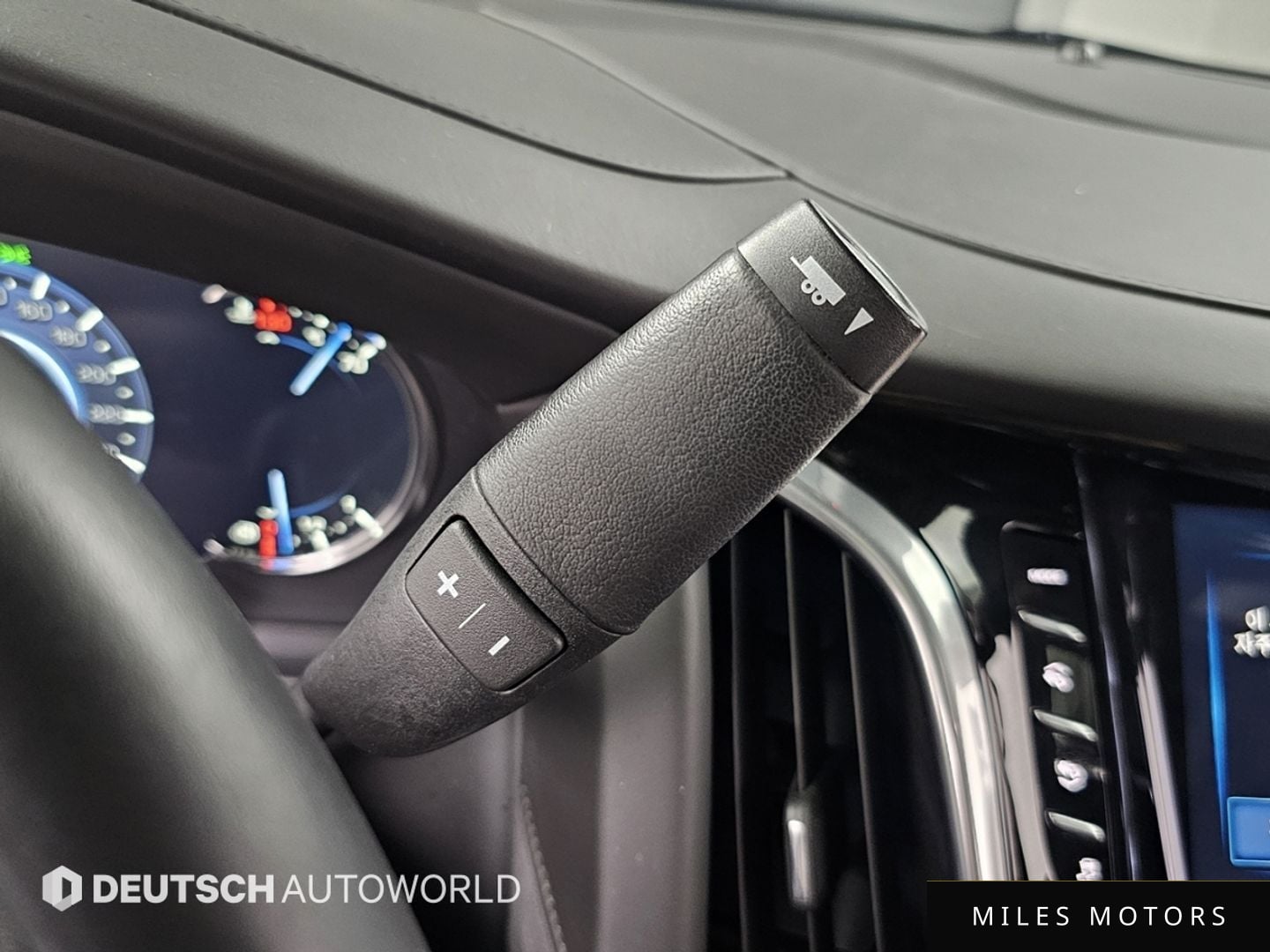 Cadillac Escalade 2020 — миниатюра 9