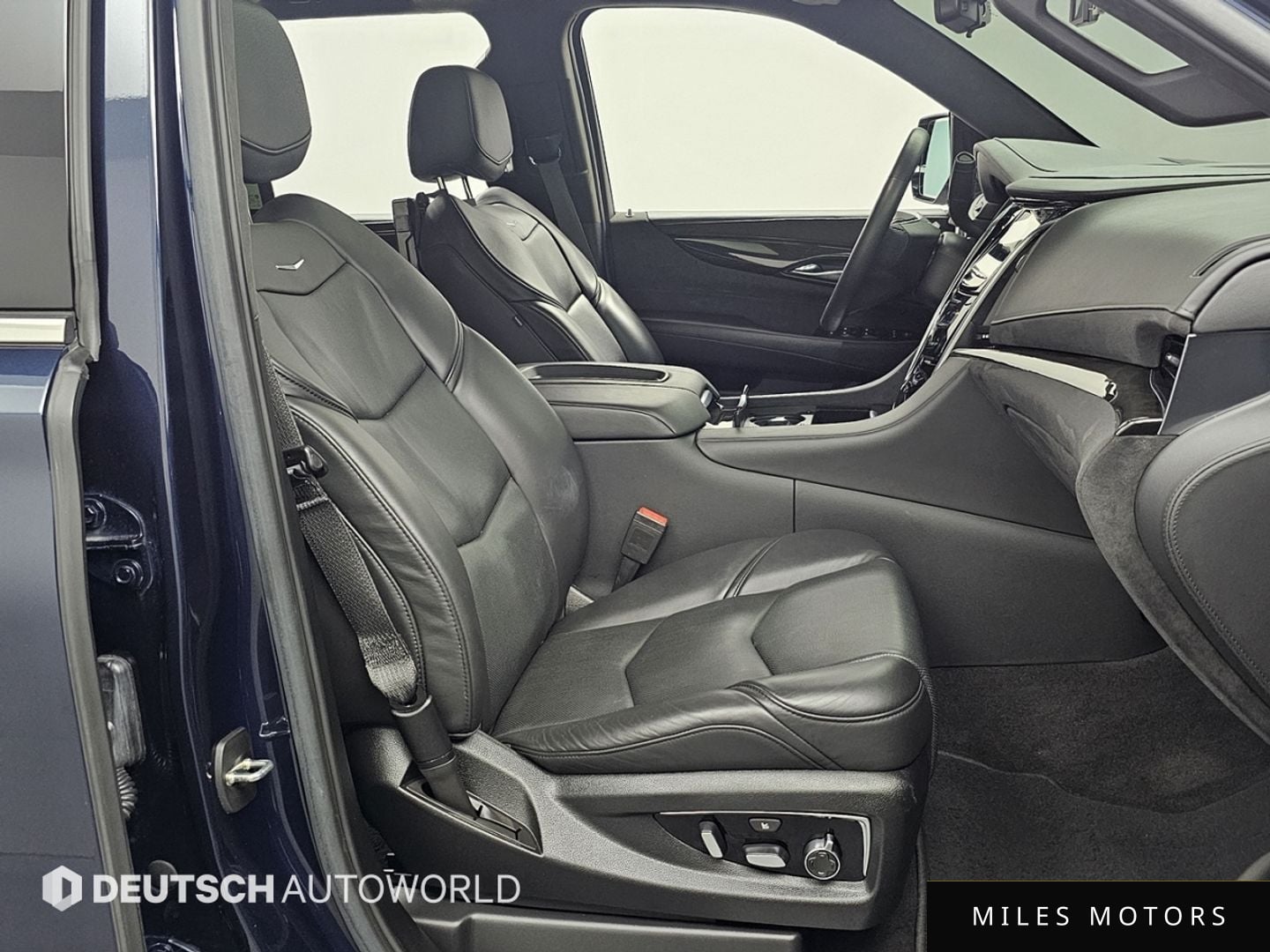 Cadillac Escalade 2020 — миниатюра 10