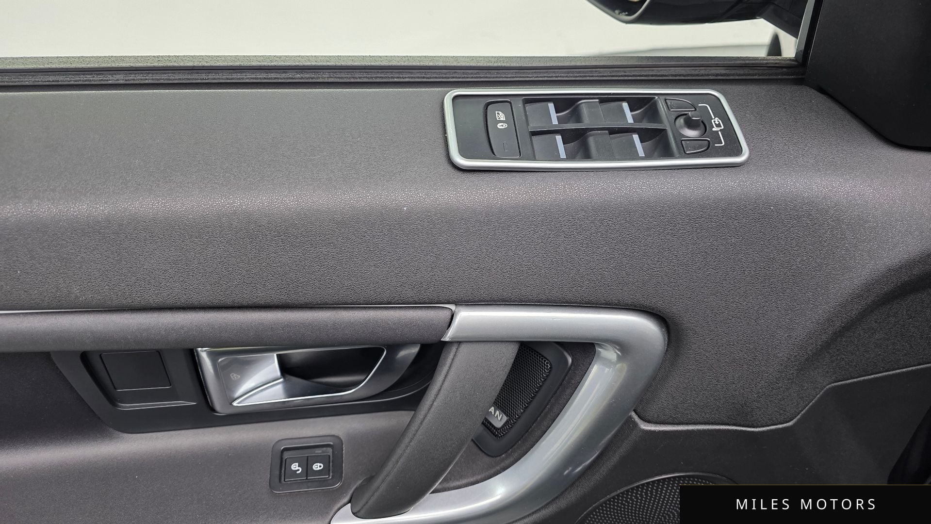 Land Rover 디스커버리 스포츠 2017 — миниатюра 19