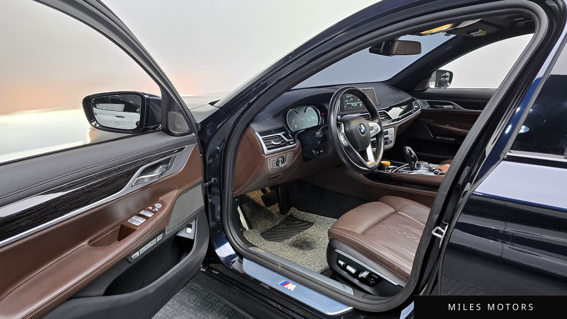 BMW 7 Series (G11) 2017 — миниатюра 12