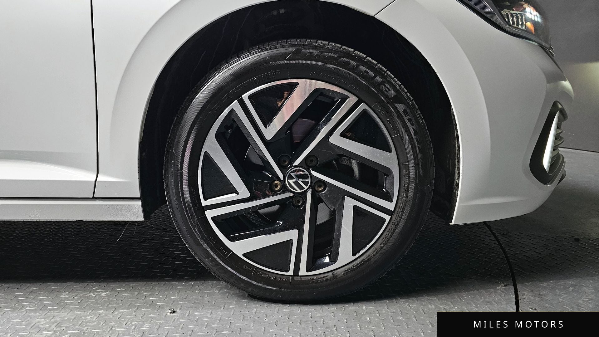 Volkswagen 제타 2023 — миниатюра 5