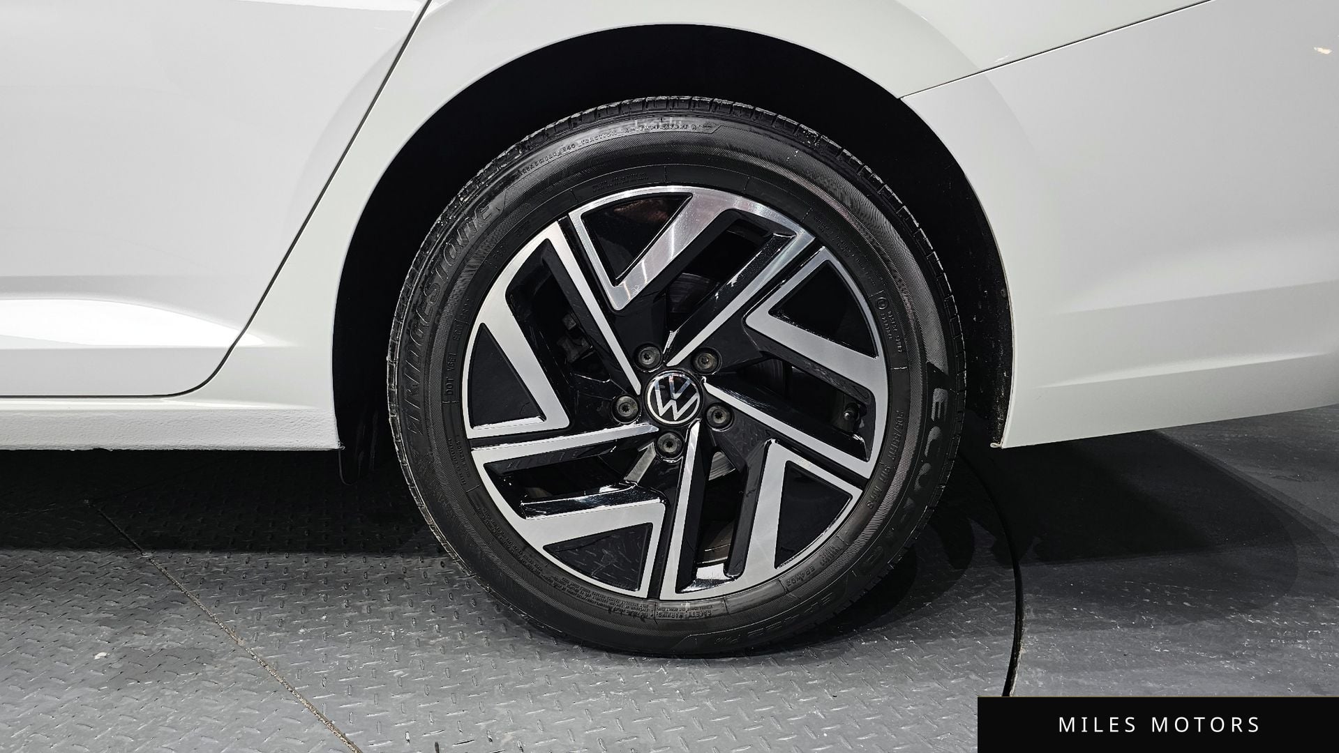 Volkswagen 제타 2023 — миниатюра 7