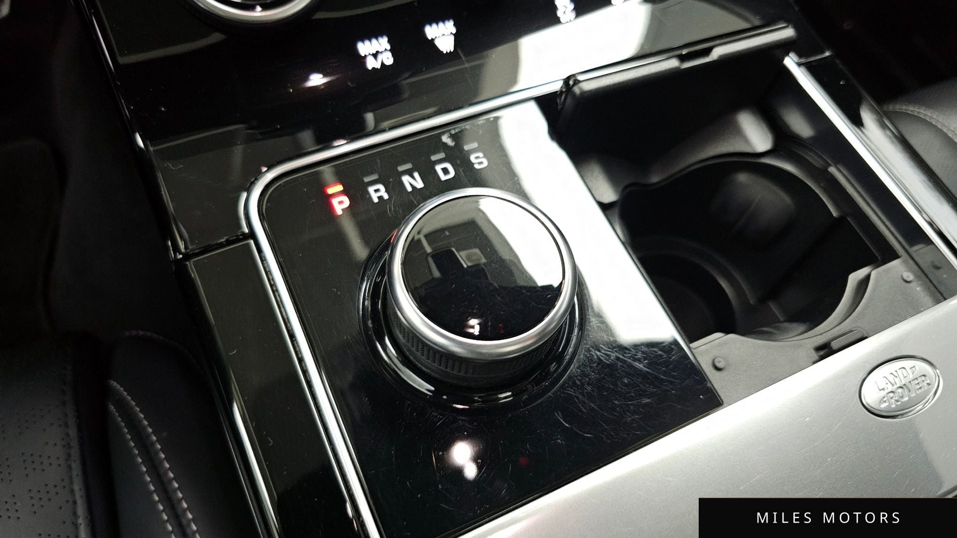 Land Rover Range Rover Velar 2019 — миниатюра 12