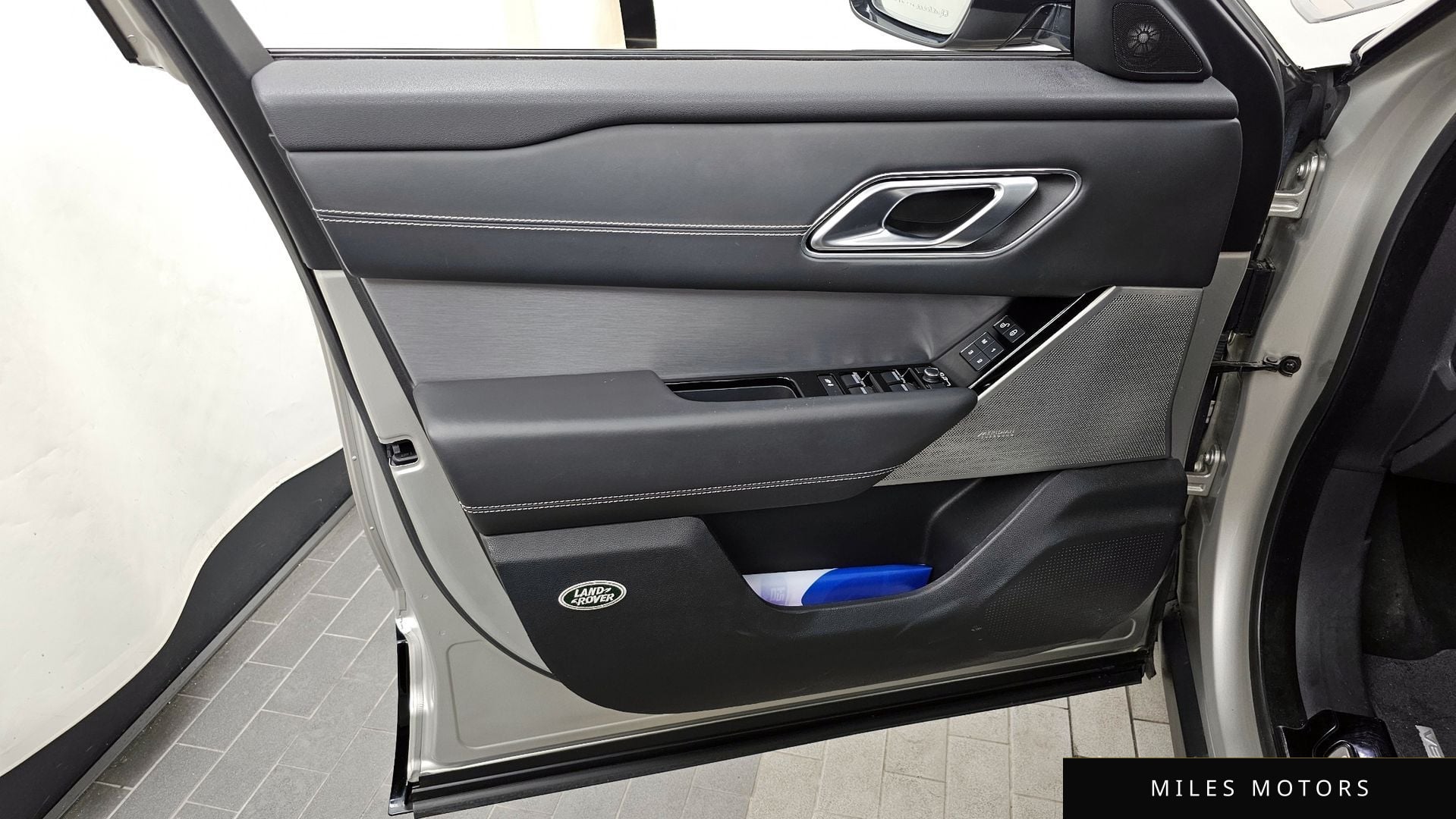 Land Rover Range Rover Velar 2019 — миниатюра 14