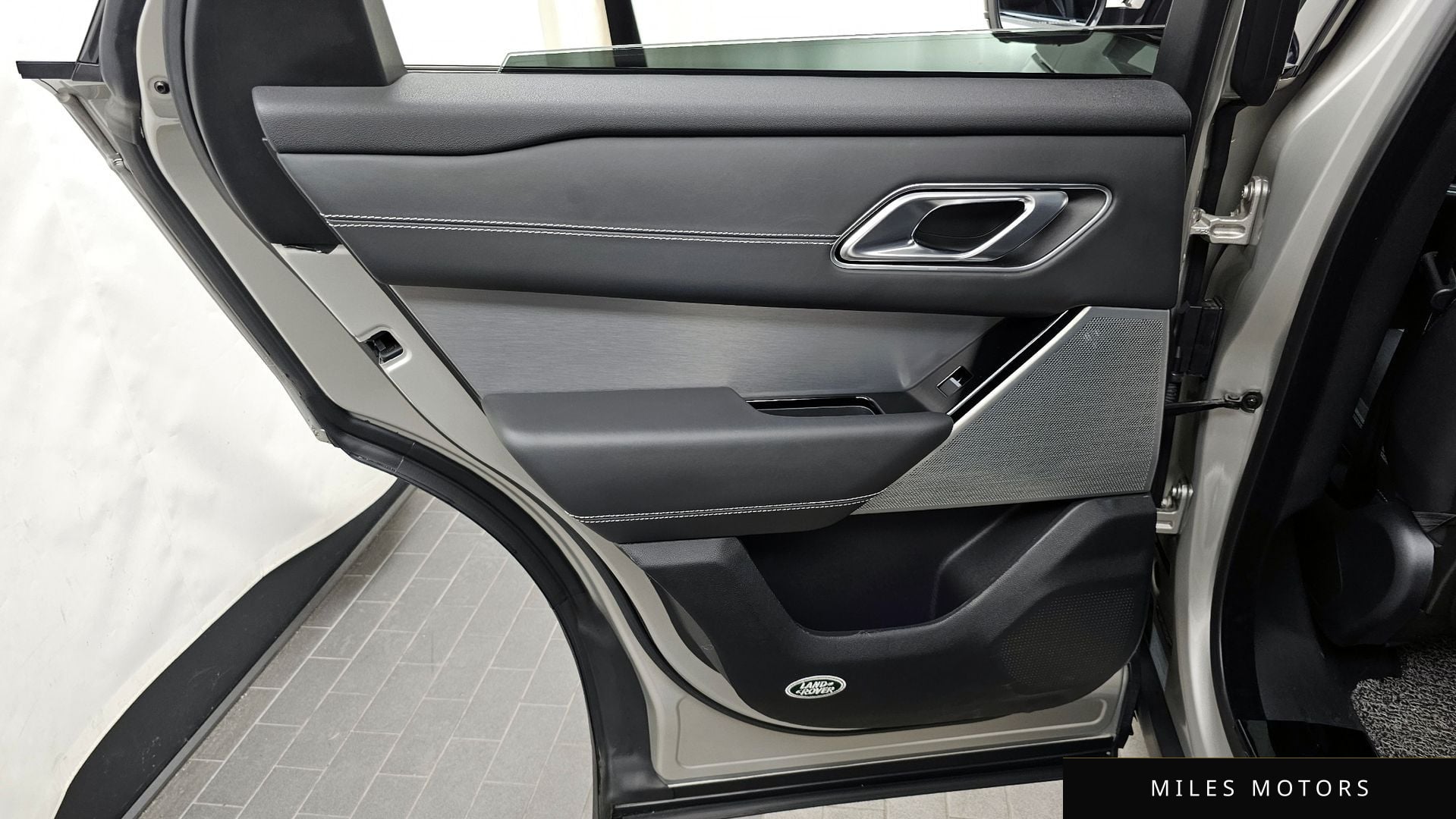 Land Rover Range Rover Velar 2019 — миниатюра 15