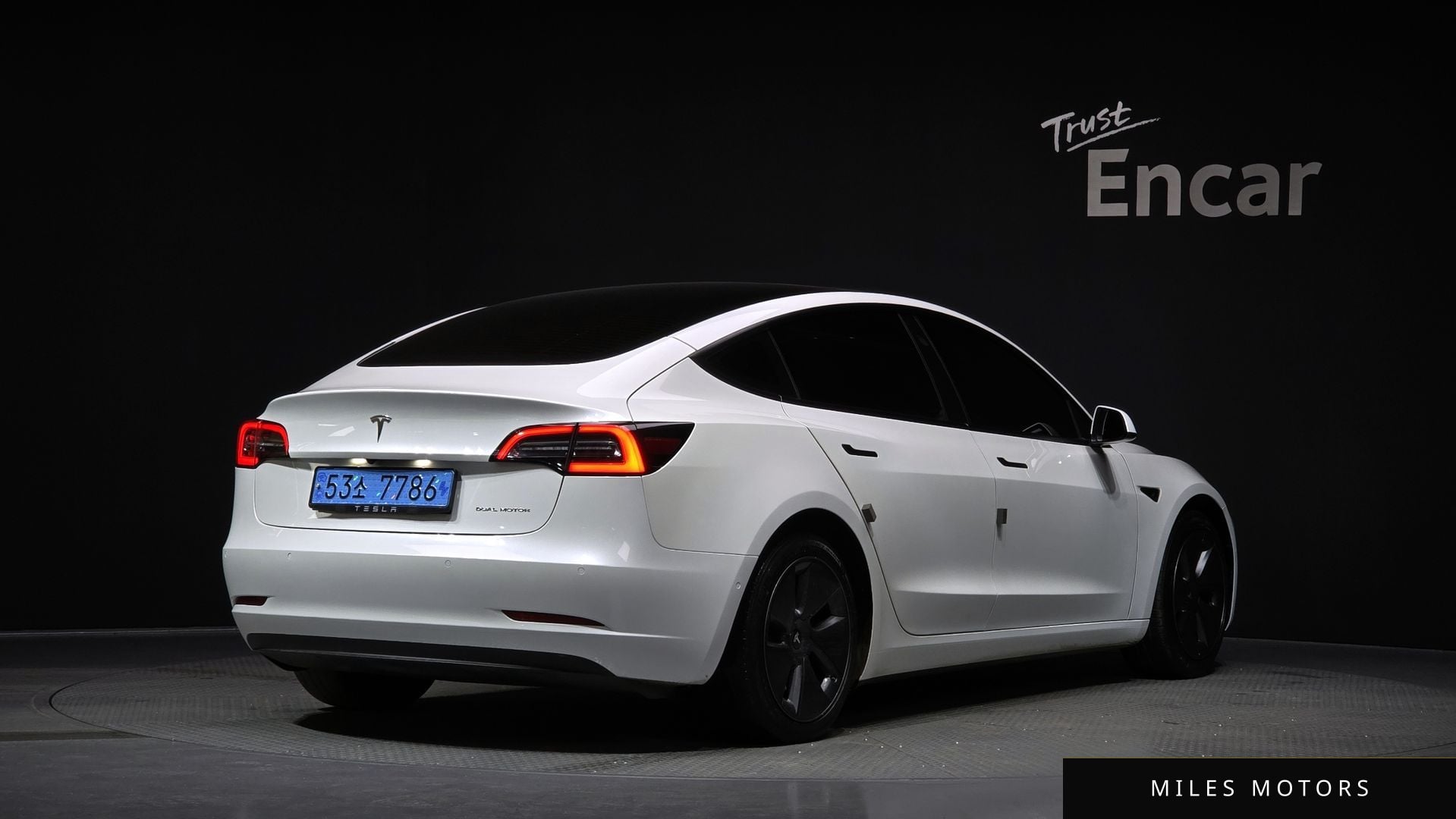 Tesla Model 3 2022 — миниатюра 2