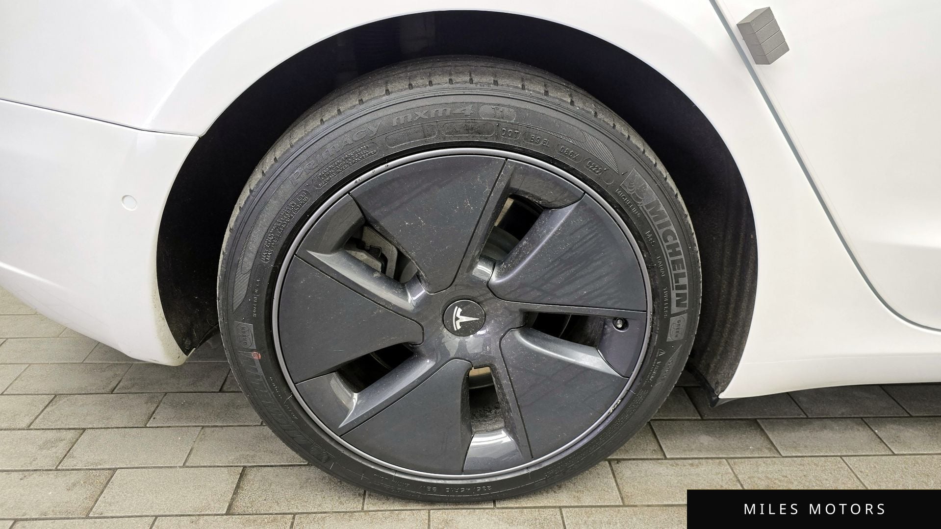 Tesla Model 3 2022 — миниатюра 5