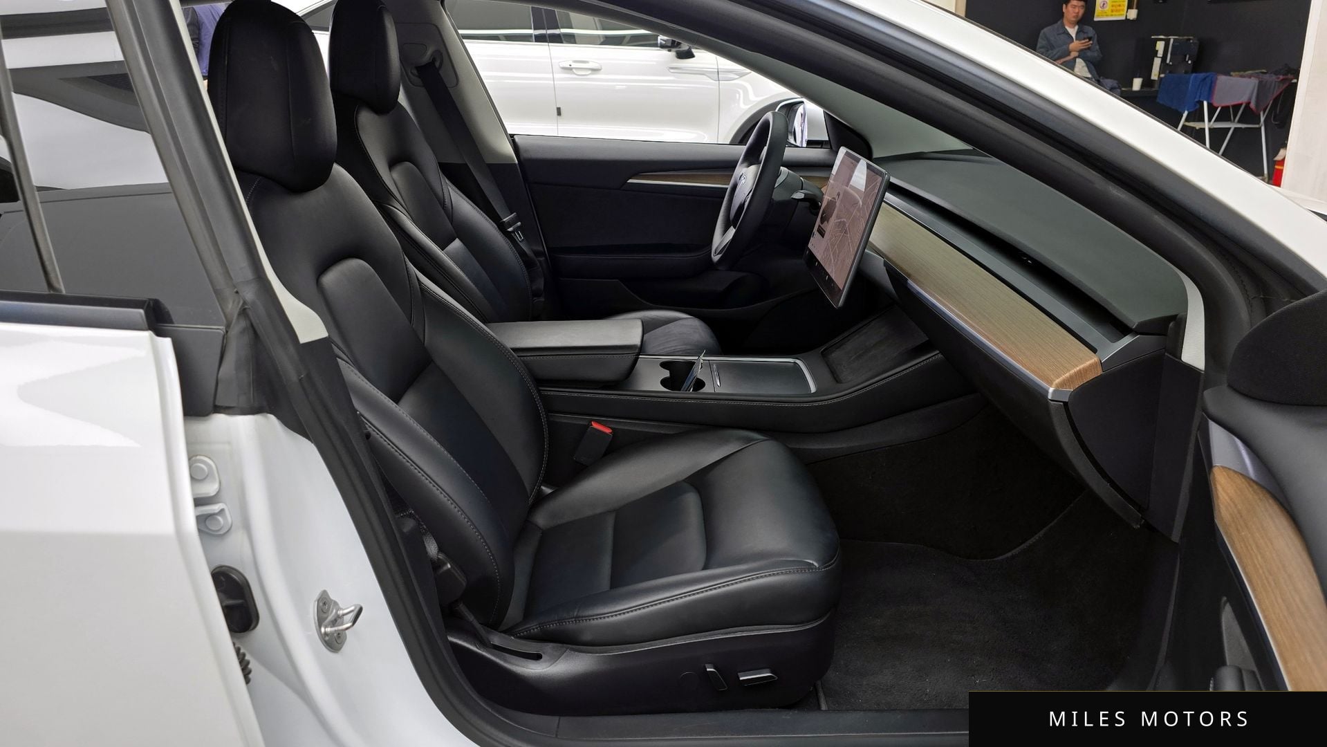 Tesla Model 3 2022 — миниатюра 12