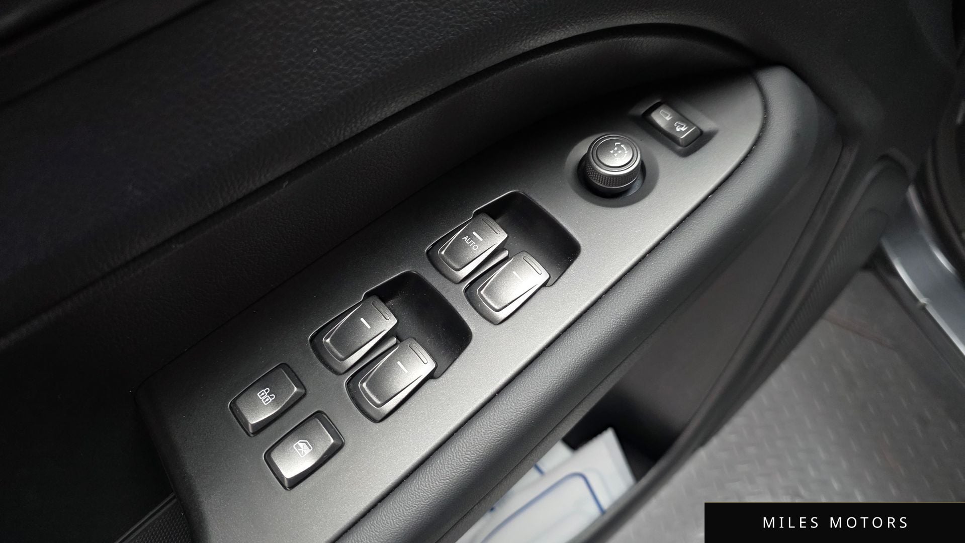 KG Mobility Rexton 2022 — миниатюра 30