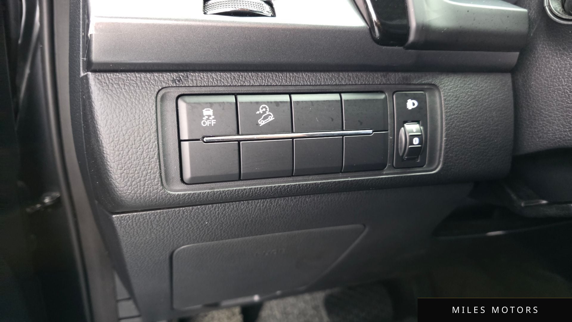 KG Mobility Rexton 2022 — миниатюра 31
