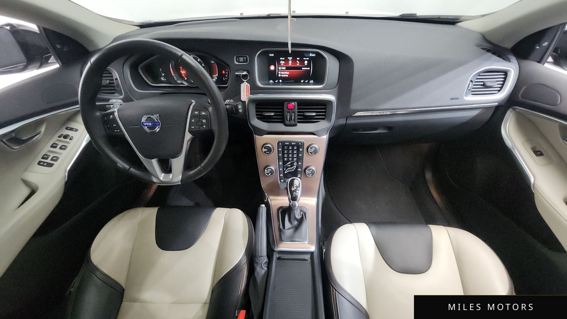 Volvo V40 크로스컨트리 2016 — миниатюра 7