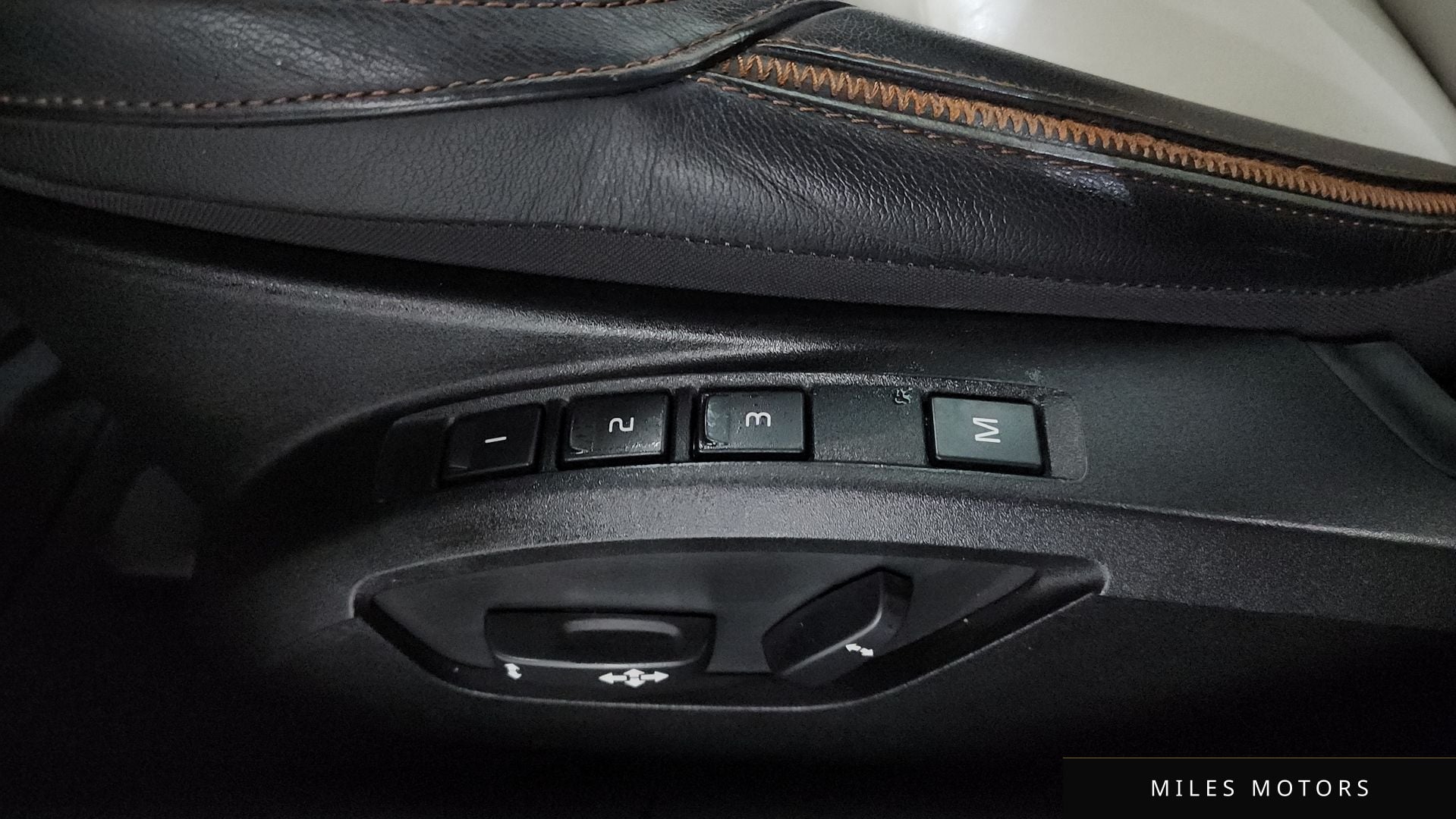 Volvo V40 크로스컨트리 2016 — миниатюра 18