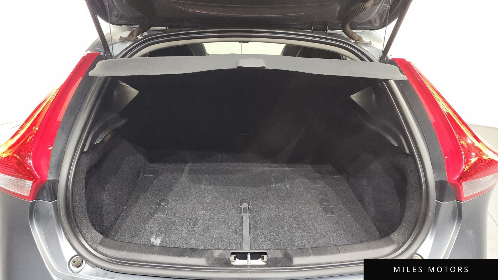 Volvo V40 크로스컨트리 2016 — миниатюра 19