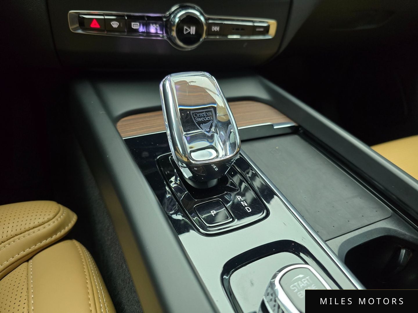 Volvo XC60 2023 — миниатюра 12