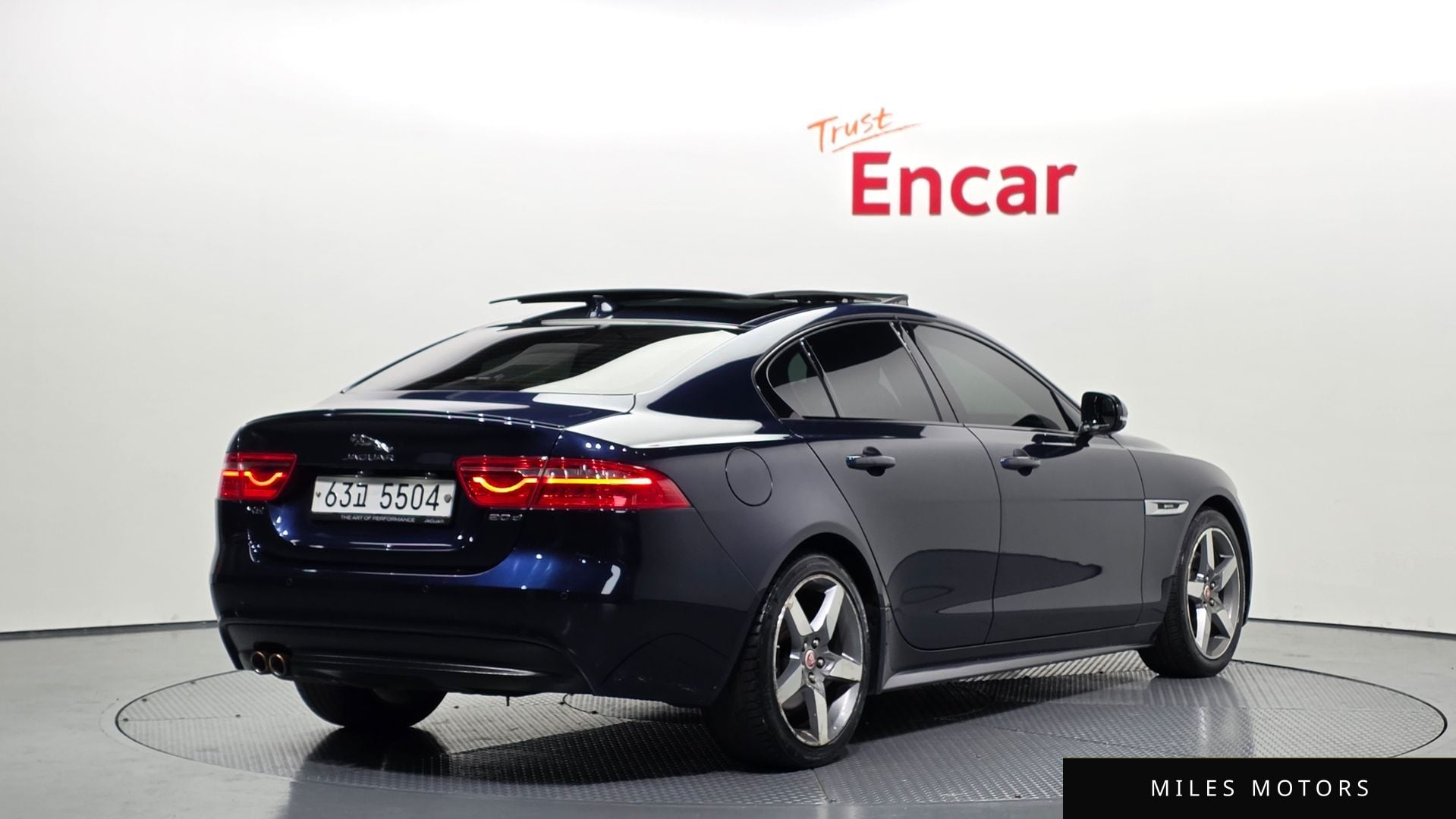 Jaguar XE 2016 — миниатюра 2