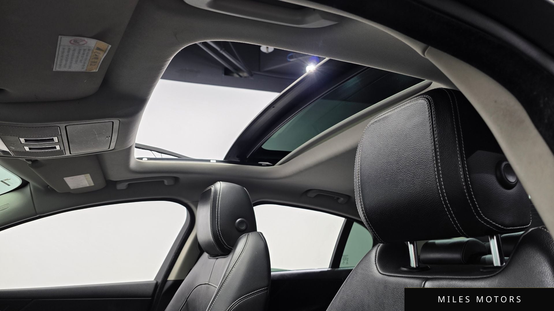 Jaguar XE 2016 — миниатюра 17