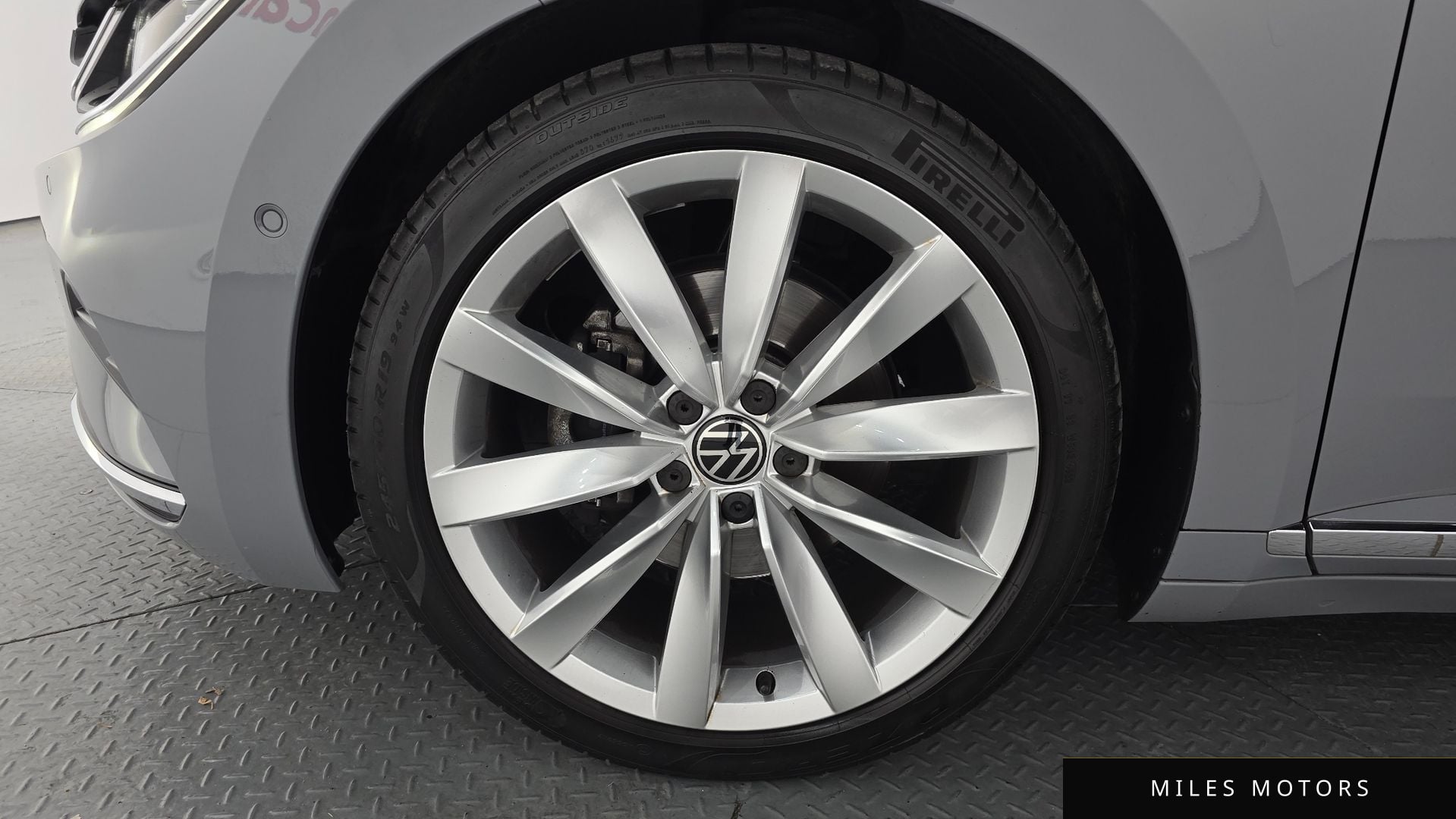 Volkswagen 아테온 2023 — миниатюра 5