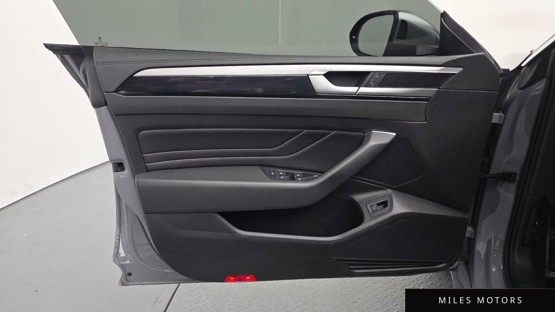 Volkswagen 아테온 2023 — миниатюра 14