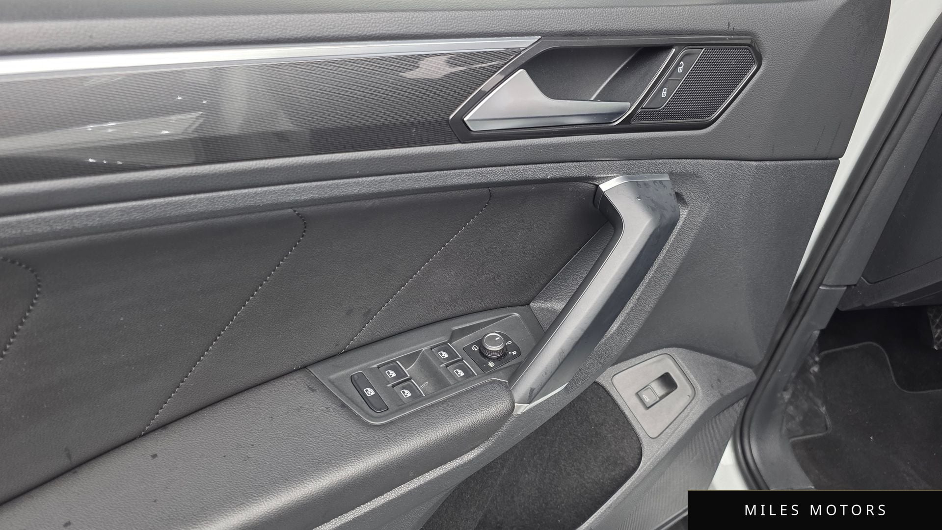 Volkswagen 티구안 2018 — миниатюра 14