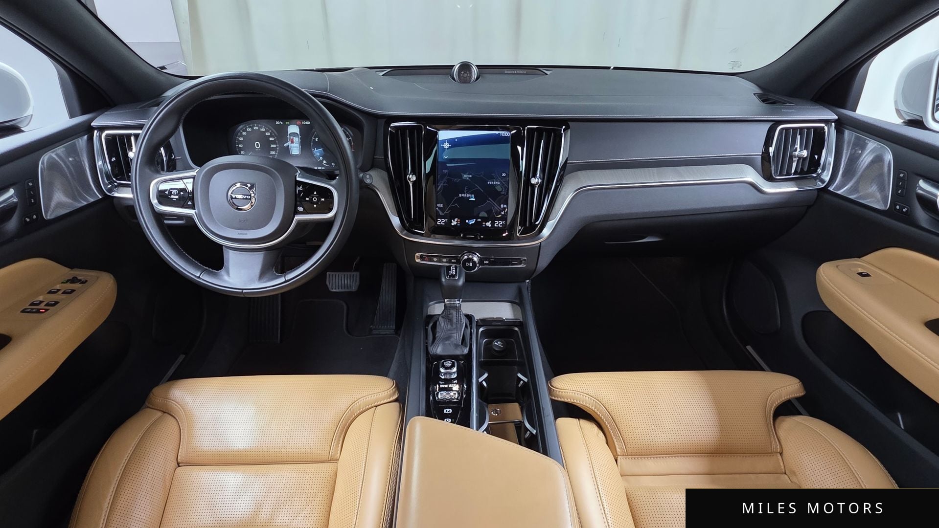 Volvo V60 크로스컨트리 2020 — миниатюра 10