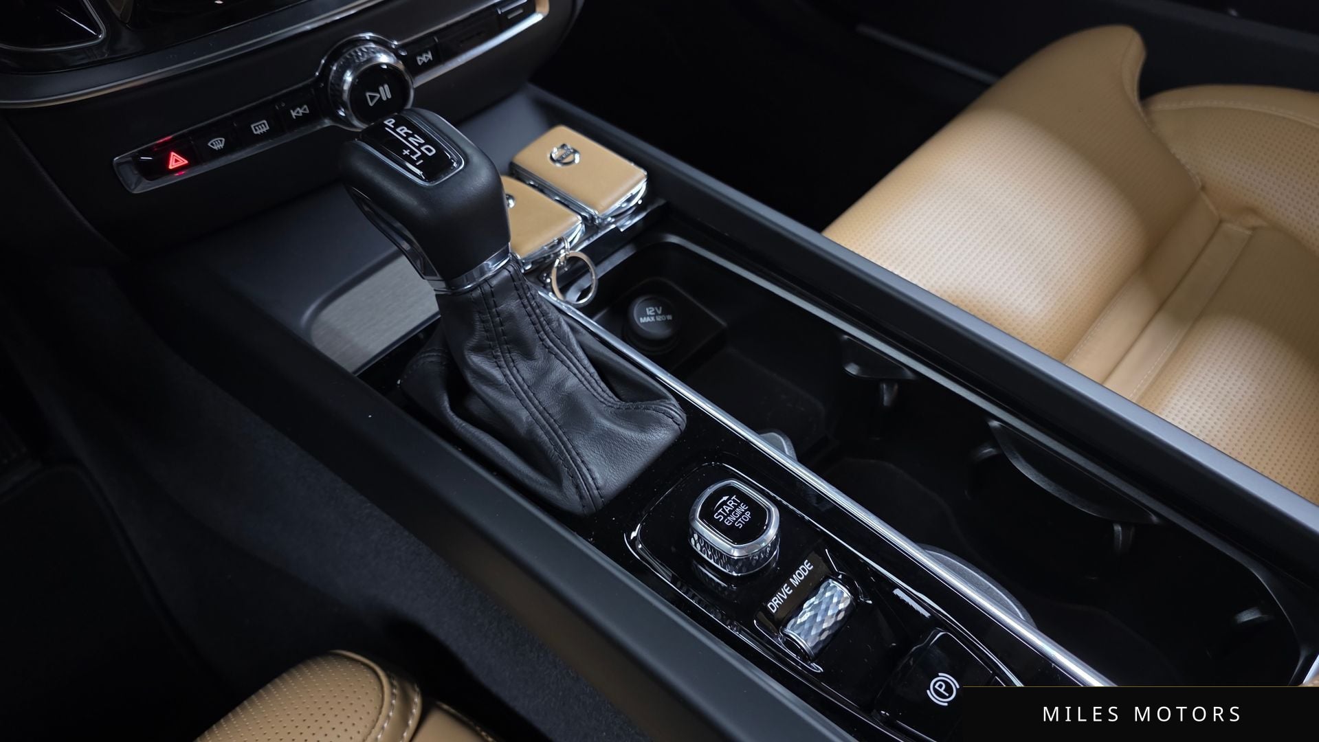 Volvo V60 크로스컨트리 2020 — миниатюра 12