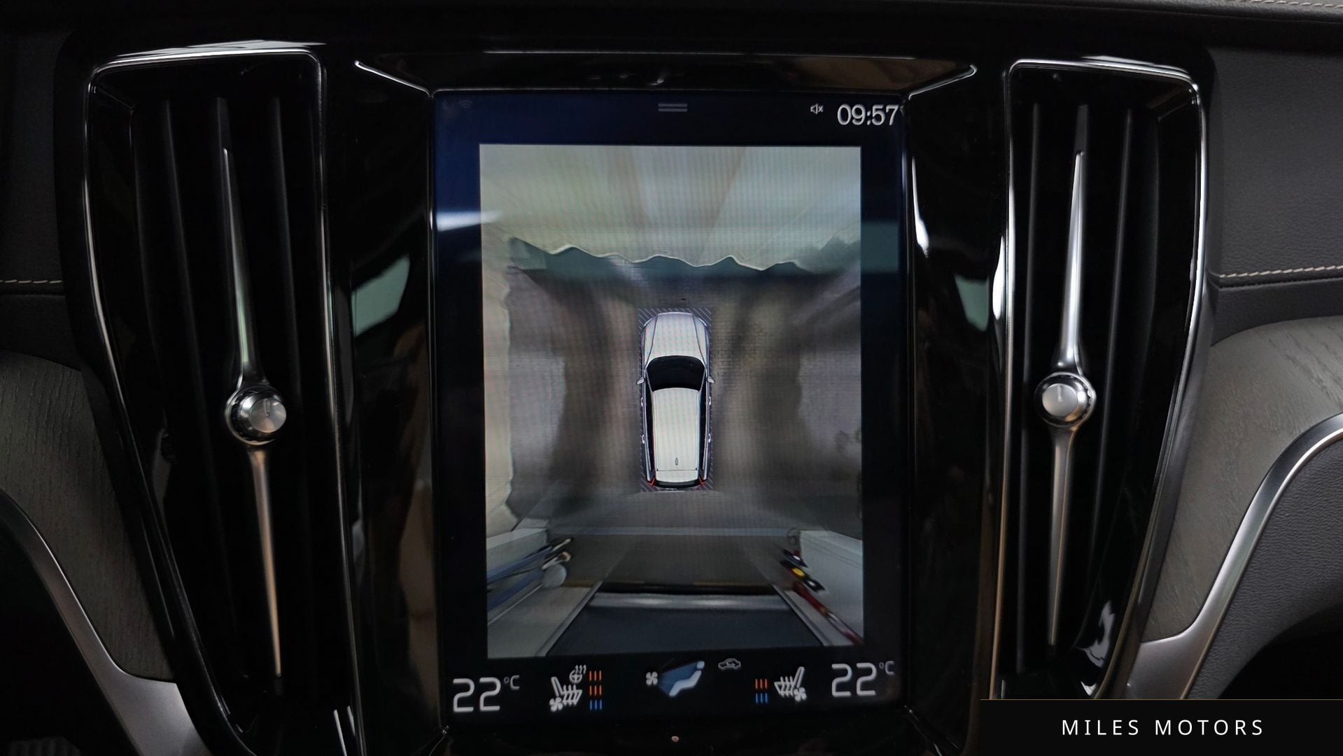 Volvo V60 크로스컨트리 2020 — миниатюра 19