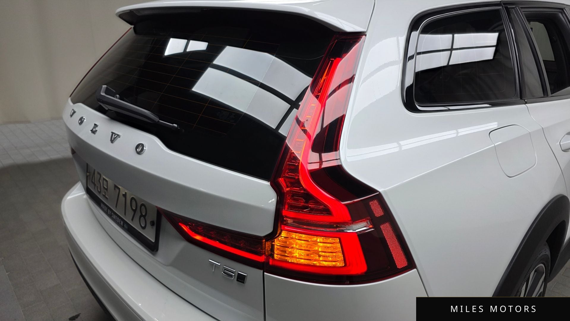 Volvo V60 크로스컨트리 2020 — миниатюра 9