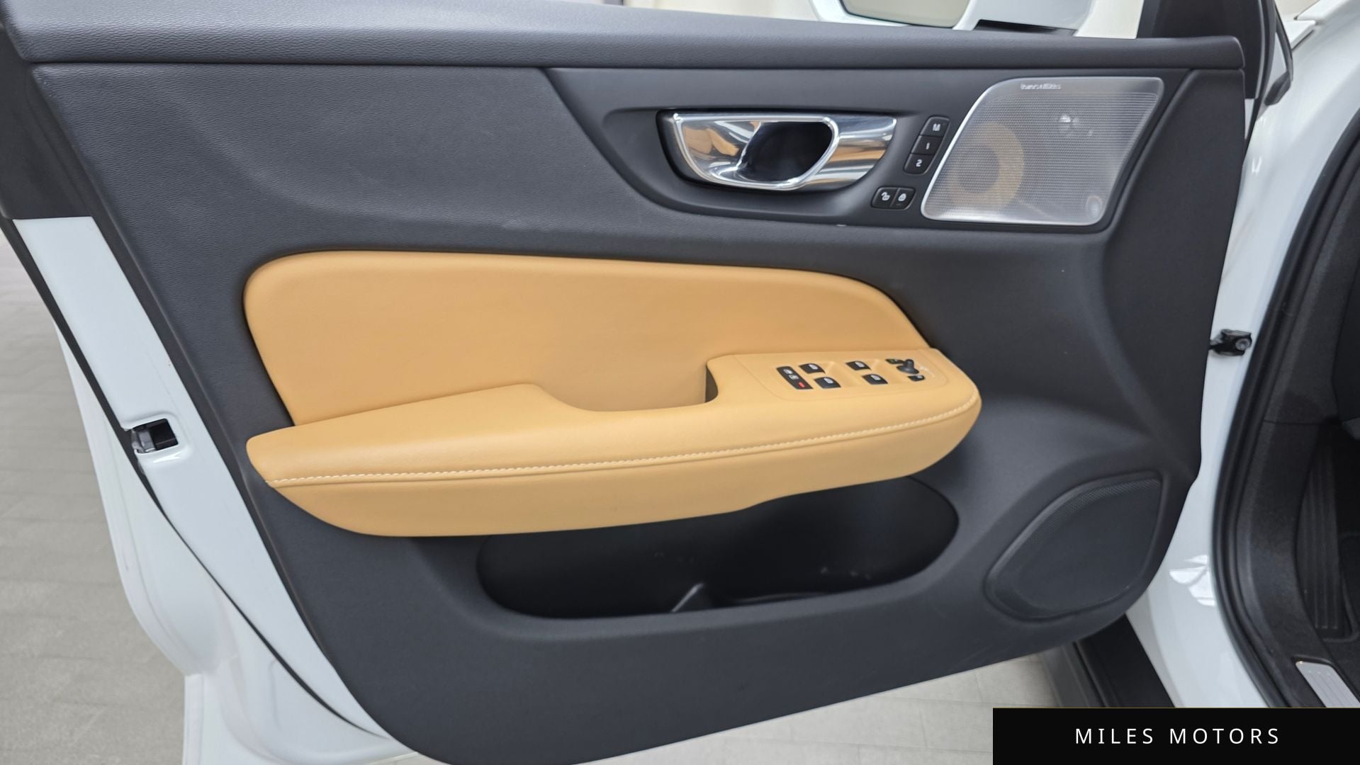 Volvo V60 크로스컨트리 2020 — миниатюра 14