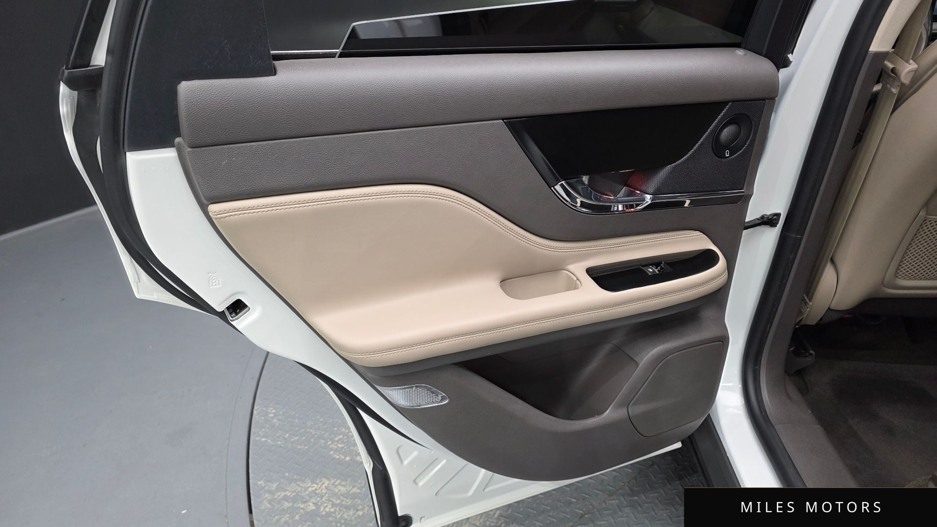 Lincoln 코세어 2020 — миниатюра 15