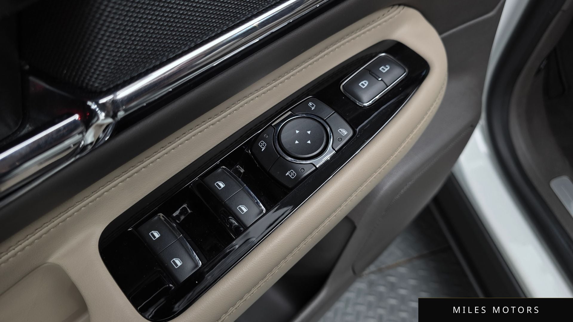 Lincoln 코세어 2020 — миниатюра 28