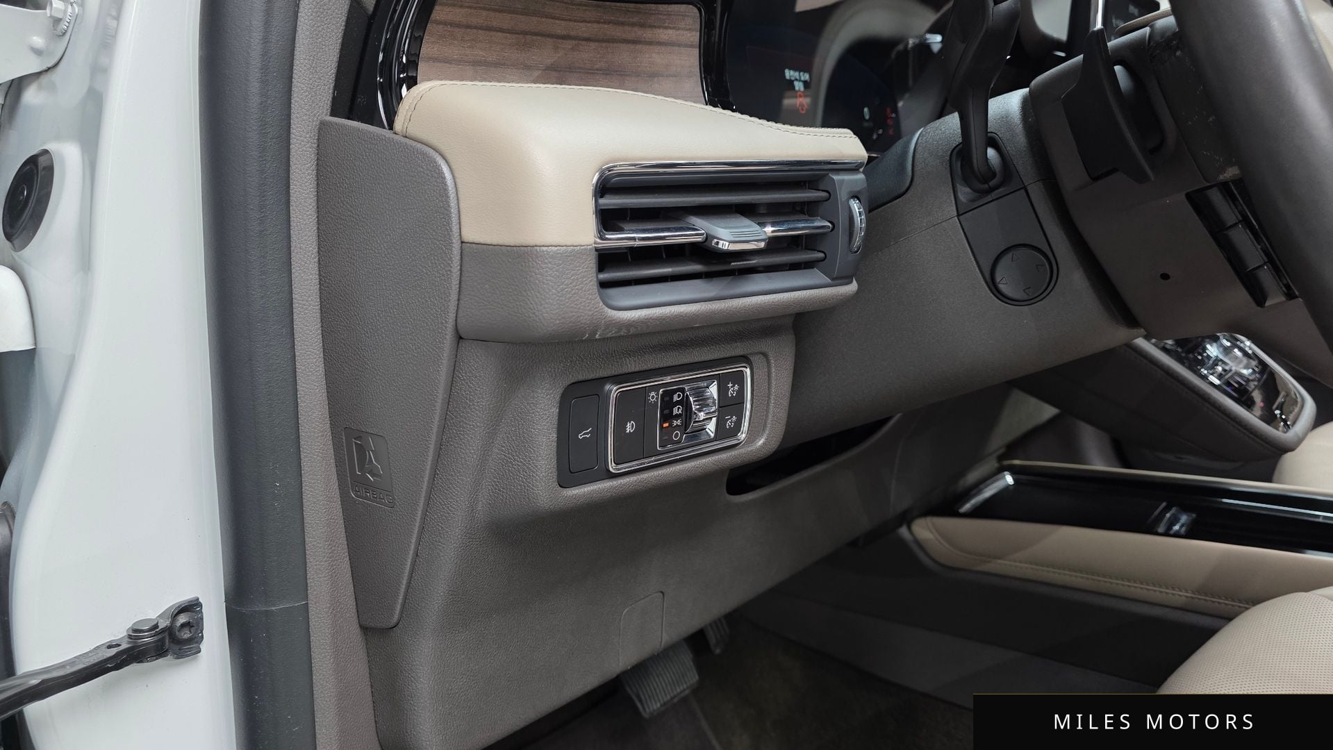 Lincoln 코세어 2020 — миниатюра 32