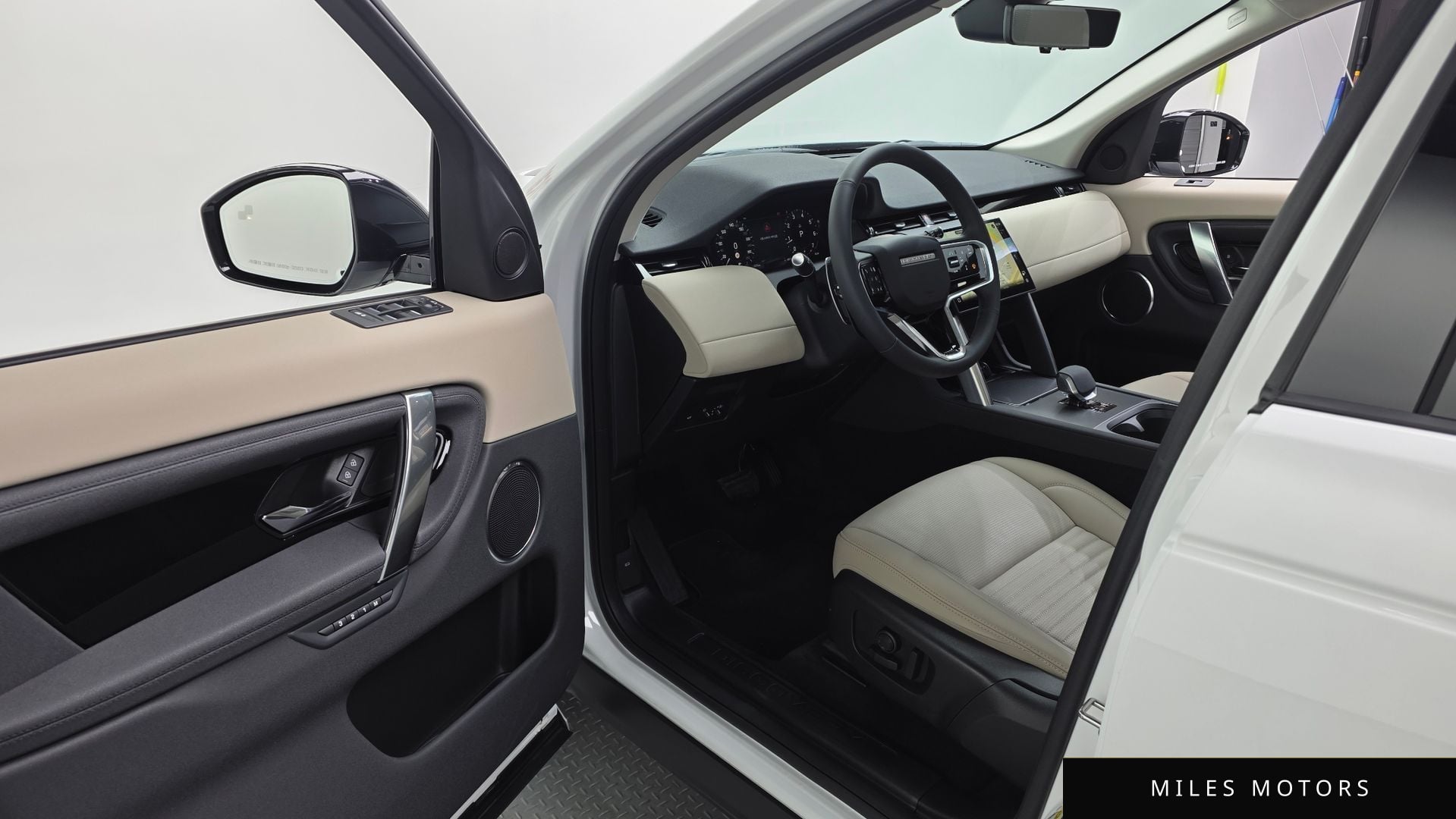 Land Rover Discovery Sport 2025 — миниатюра 11
