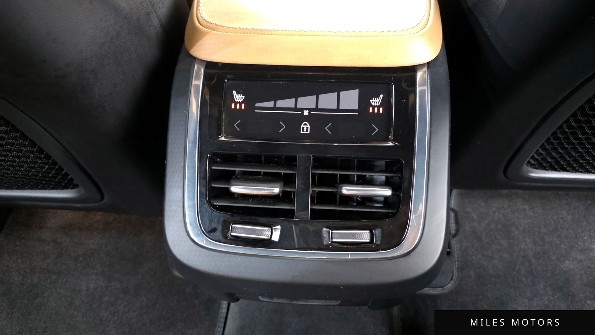 Volvo XC90 2018 — миниатюра 24