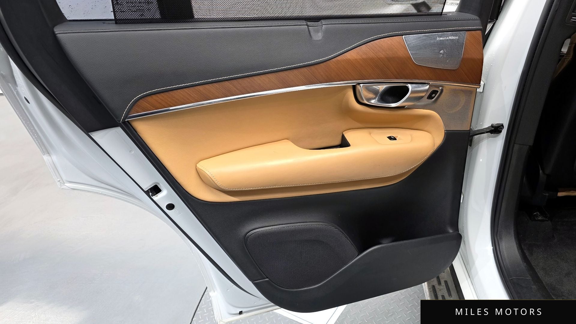 Volvo XC90 2018 — миниатюра 15