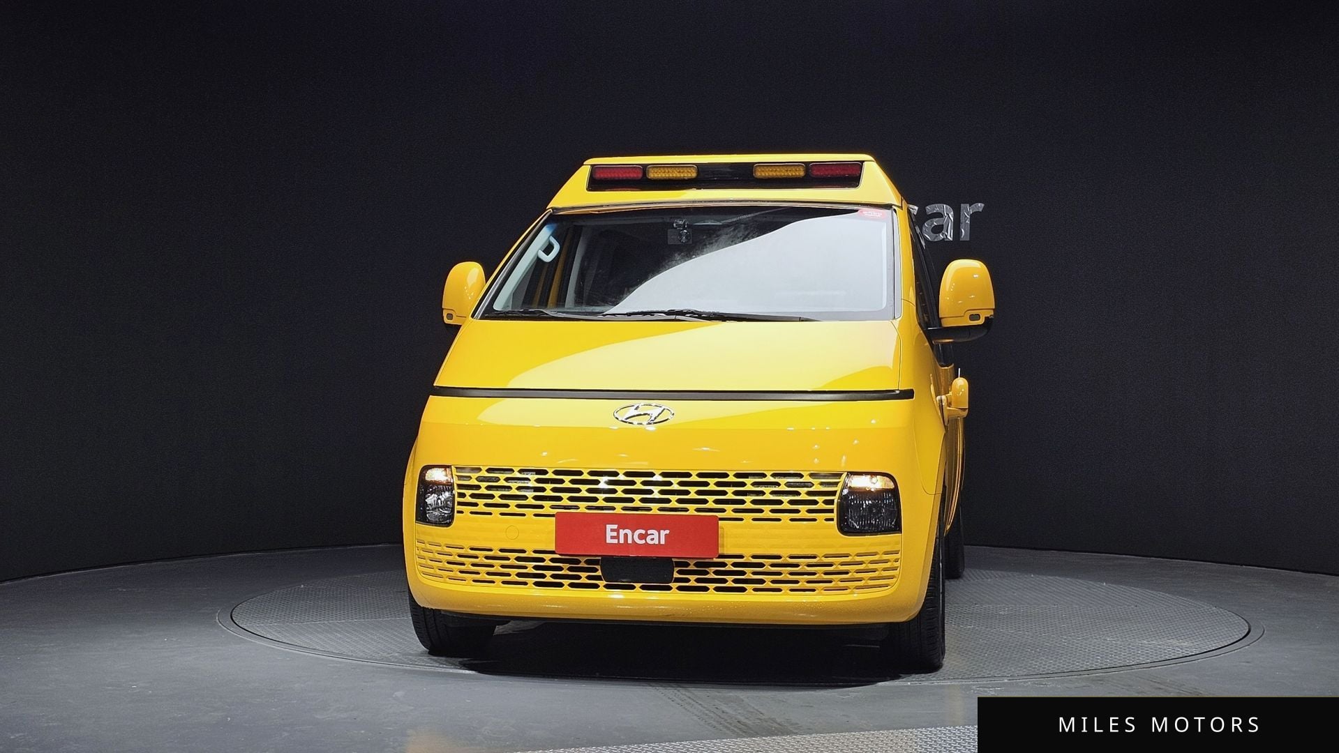 Hyundai Staria 2022 — миниатюра 3