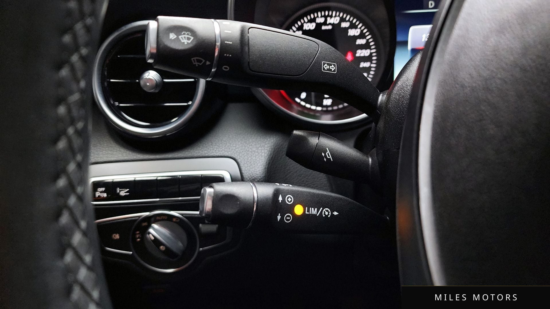Mercedes-Benz C-Class W205 2016 — миниатюра 19