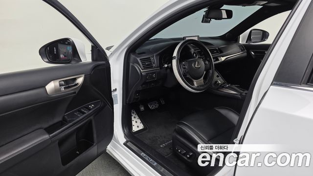 Лексус CT200h 2017 — миниатюра 10