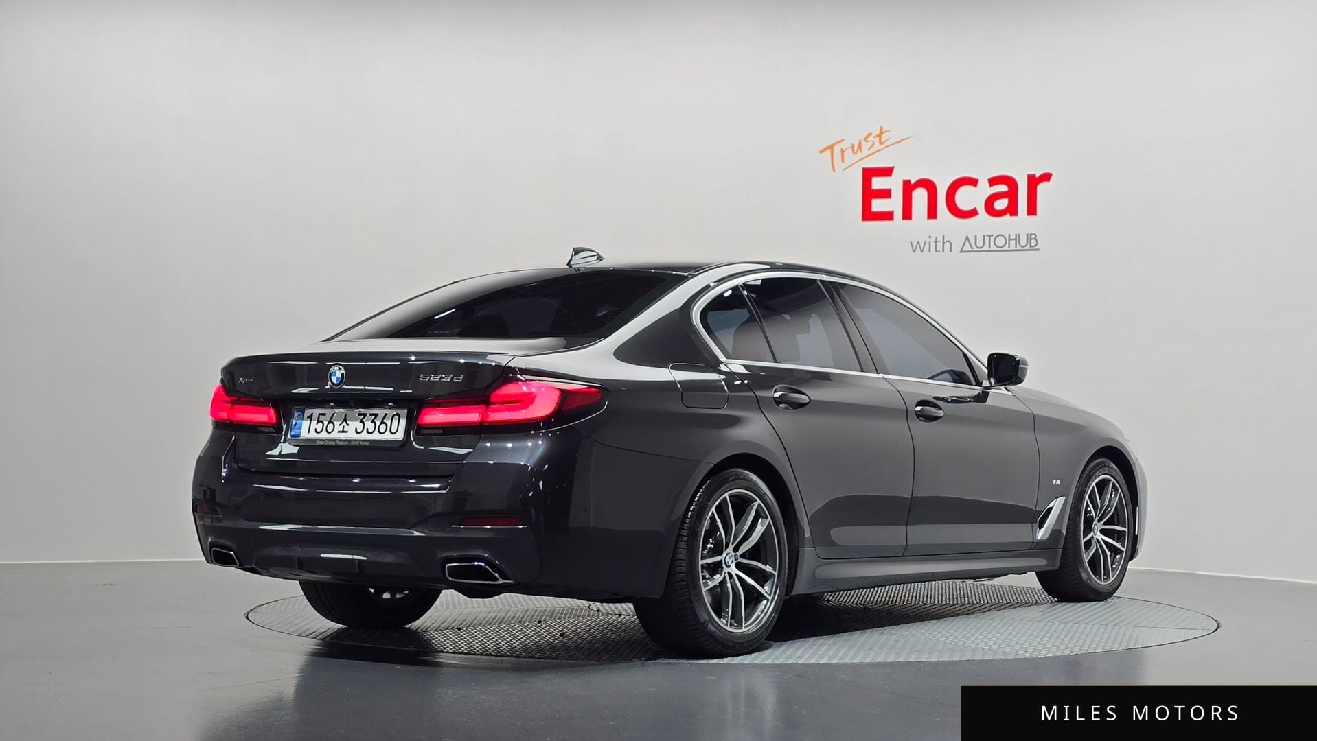 BMW 5 Series (G30) 2021 — миниатюра 2