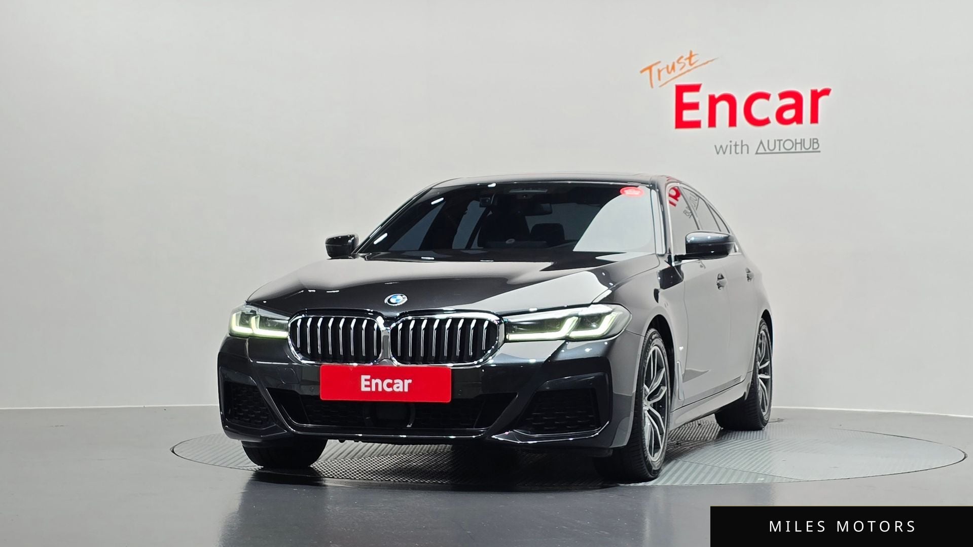 BMW 5 Series (G30) 2021 — миниатюра 3