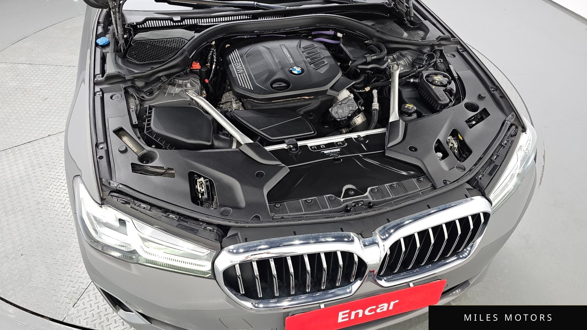 BMW 5 Series (G30) 2021 — миниатюра 5