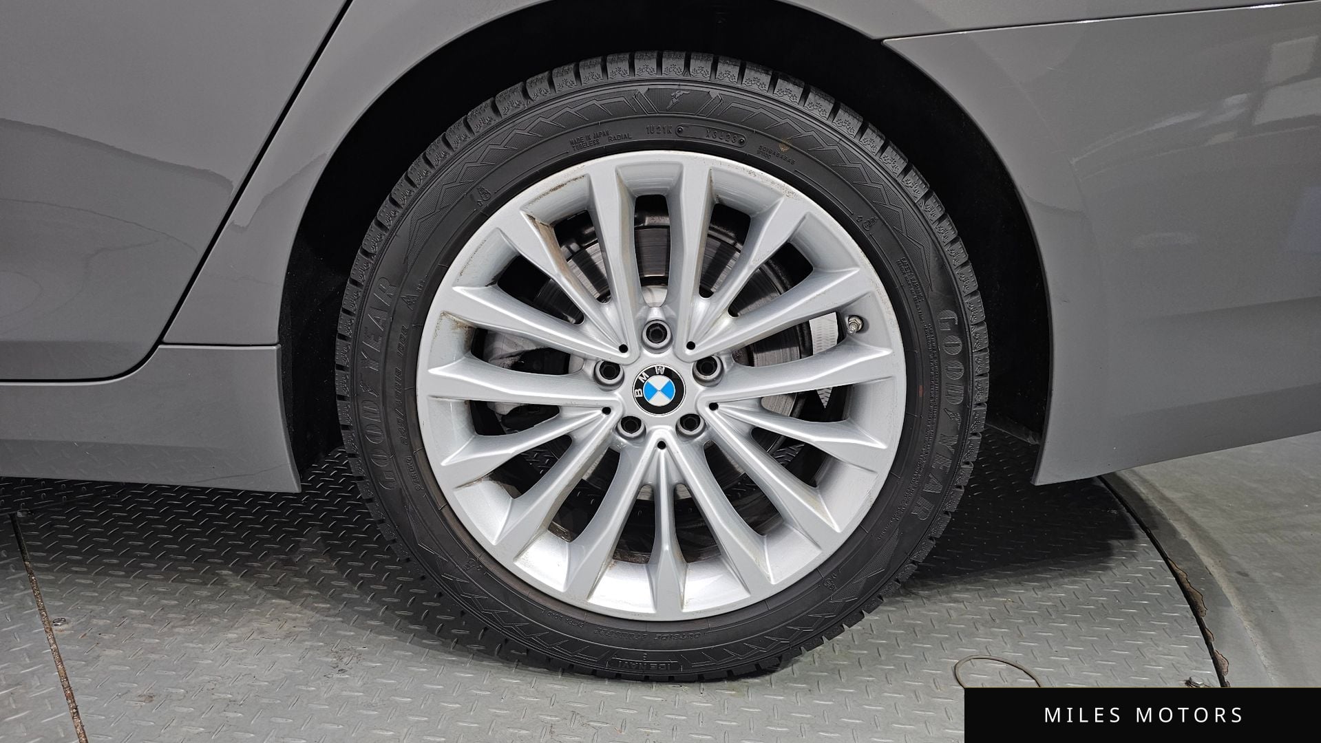 BMW 5 Series (G30) 2021 — миниатюра 6