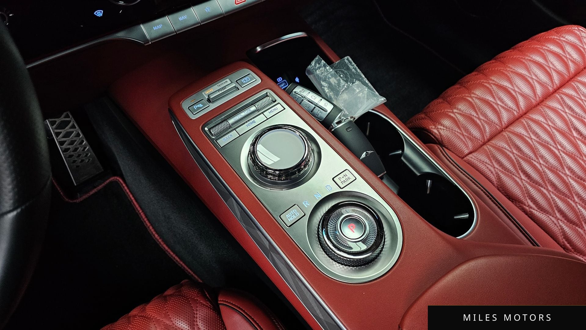 Genesis GV70 2022 — миниатюра 12