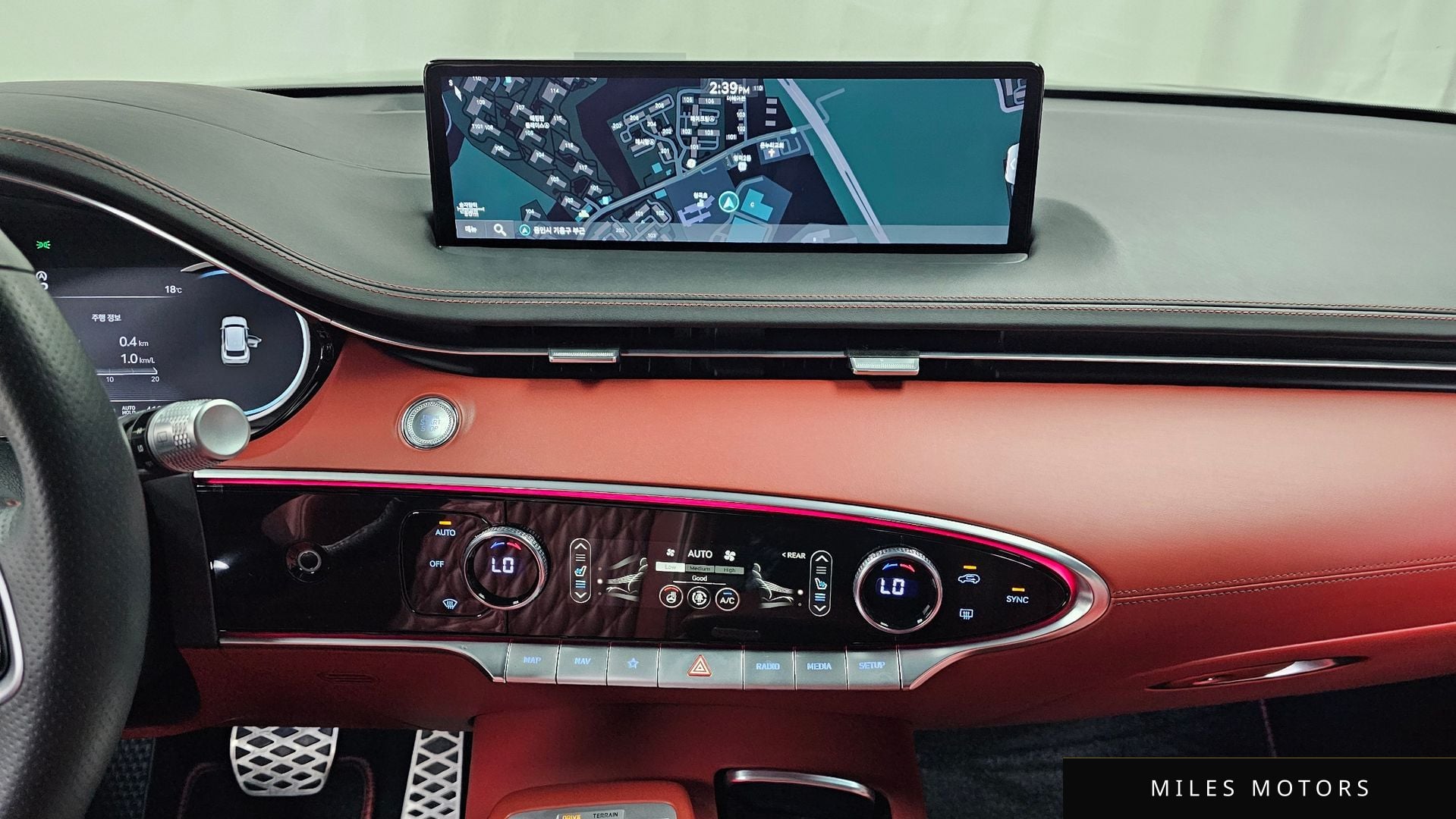 Genesis GV70 2022 — миниатюра 20
